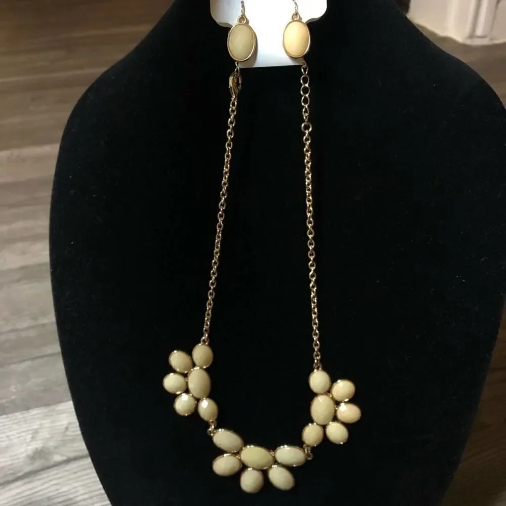 2/$20 Light Yellow Floral Cluster Statement Necklace with dangle drop earrings